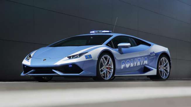 Buru Penjahat, Polisi Italia Gunakan Lamborghini Huracan