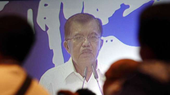 Jusuf Kalla Pimpin Doa di Kuburan Massal Tsunami Aceh