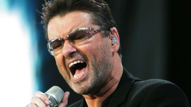 George Michael Dilarikan ke Rumah Sakit