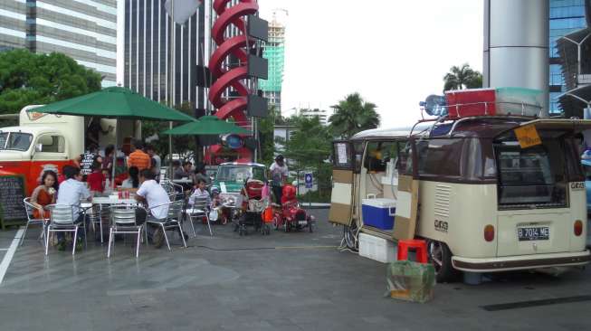 Makan dengan Suasana Berbeda di "Food Truck in The Park"