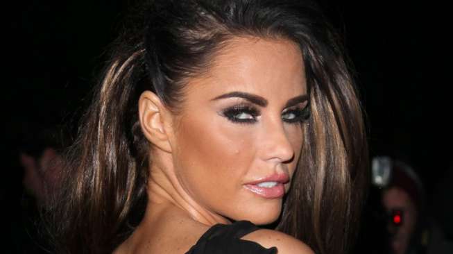 Cerai, Katie Price Beli Mobil Mewah Rp1,9 M