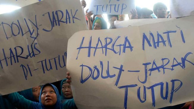 Kemensos Beri Rp5 Juta Lebih Bagi Eks PSK Dolly