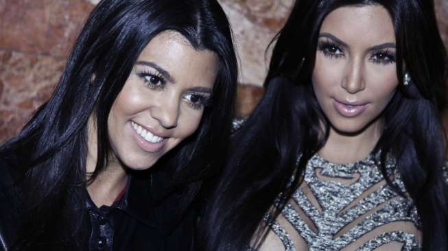 Kourtney Kardashian Hamil Anak Ketiga