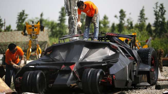 Orang Ini Bikin "Batmobile"-nya Sendiri