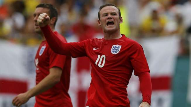 Rooney Sindir Ronaldo