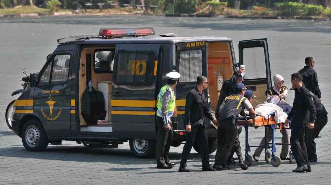 Simulasi pengamanan calon presiden di kompleks Akademi Kepolisian (Akpol), di Semarang, Jateng, Kamis (5/6). [Antara/R. Rekotomo]