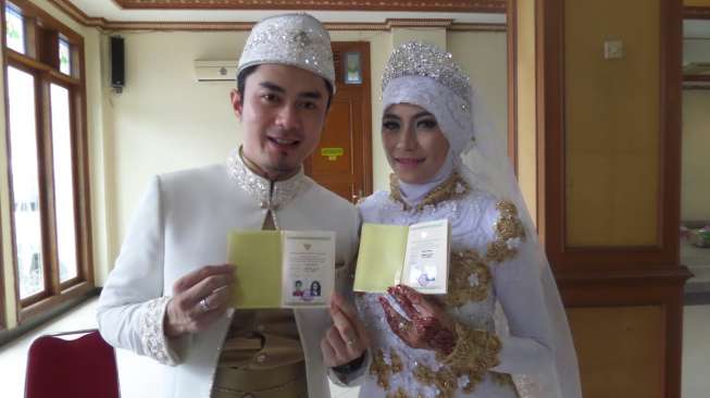 Cinta Penelope Resmi Menikah