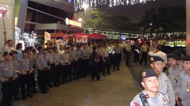 Pendukung Kedua Capres Memanas, Polisi Jaga Ketat Lokasi Debat