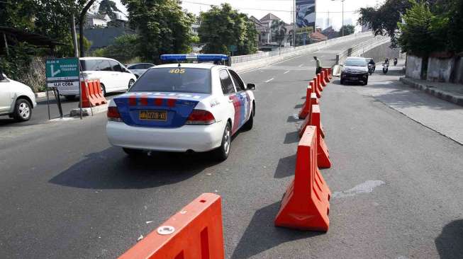 Polisi Tak Tahan Pemilik Mobil Pemalsu Kartu untuk Tipu Polantas