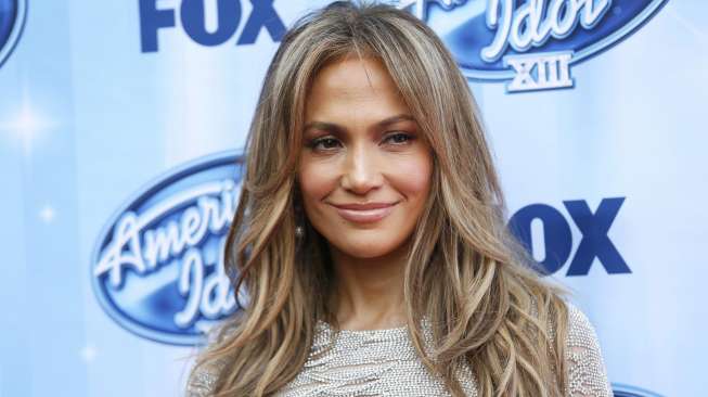 J.Lo Unggah "Selfie" Bareng Michelle Obama 