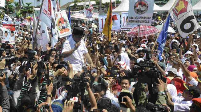 Sebanyak 200 Ribu Pendukung Prabowo-Hatta Padati GBK