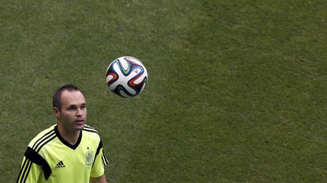 Iniesta: Spanyol Harus Menang 