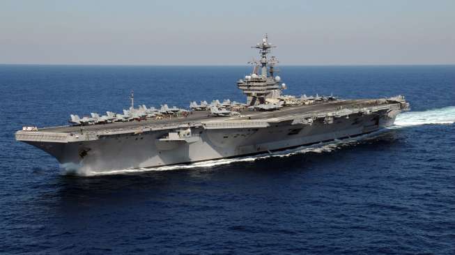 Kapal induk USS George H.W. Bush. (Sumber: Wikipedia)