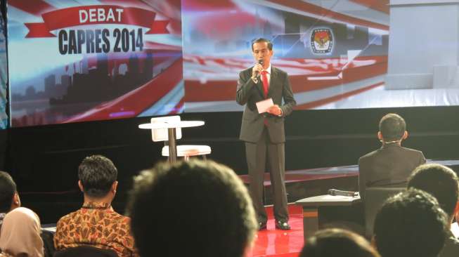 Ditanya Prabowo soal Penjualan Indosat, Jokowi Bela Megawati