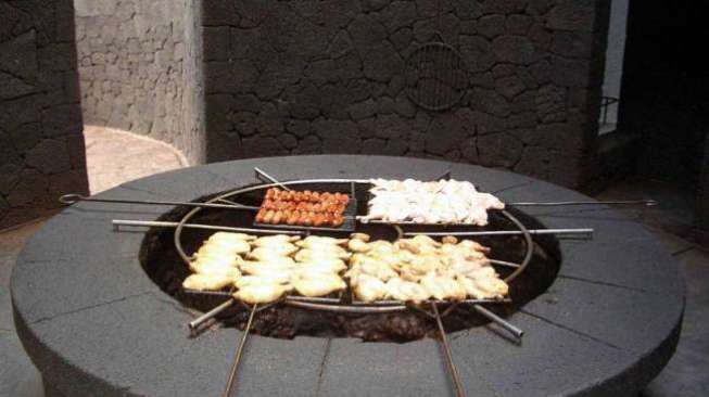 Masakan di Restoran ini Dimasak Dengan Menggunakan Panas Bumi