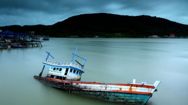 Sempat Hilang, Kapal Nelayan Asal Kalbar Ditemukan di Pulau Karang