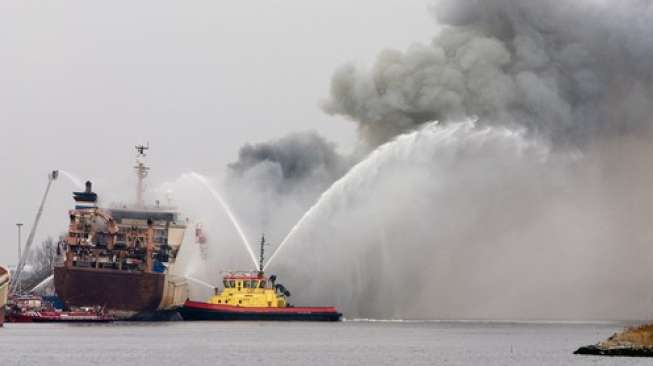 Kapal Terbakar di Kepulauan Seribu, Tiga Orang Tewas dan Satu Hilang