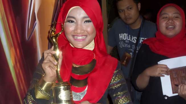 Fatin Shidqia Raih 5 Penghargaan "AMI Awards 2014"