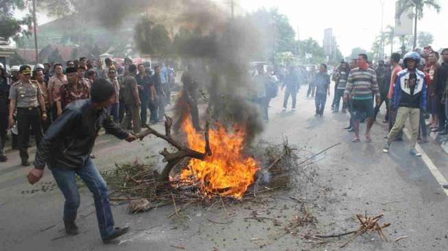 Dibangun di Lahan Serapan, Akses ke Bumiland Jatimurni Ditutup