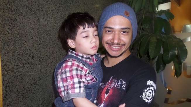 Husein "Idol" Main Film Bareng Dian Sastro