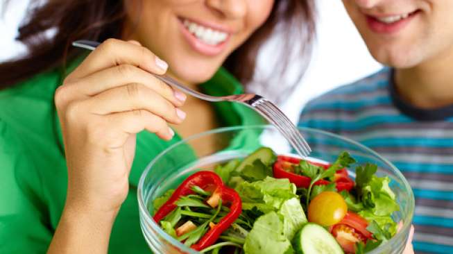 Makan sayur. (shutterstock)