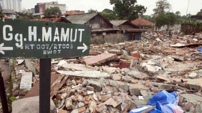Lokasi jalur MRT, di kelurahan Lebak Bulus, Jakarta, Jumat (27/6). [suara.com/Stevano Rojalalo]