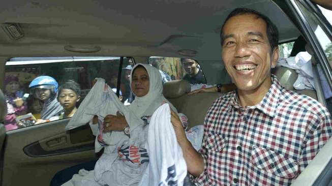 Jokowi Bingung Pilih Mercy atau Kijang