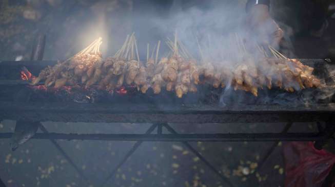 Cerita Sate Ayam Jadi Menu Utama Natal di Inggris