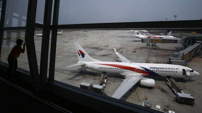 Diduga, Pesawat Malaysia Airlines Ditembak Jatuh