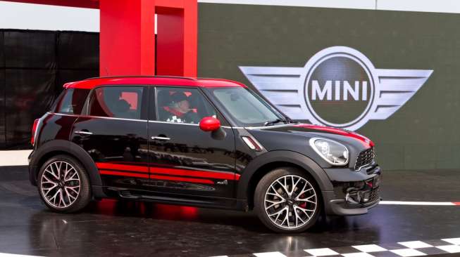 MINI Siapkan John Cooper Works versi Convertible