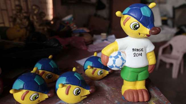 Maskot resmi Piala Dunia FIFA 2014, berbahan tanah liat, di La Paz Centro, Kamis (3/7). [Reuters/Oswaldo Rivas]