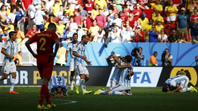 Pemain Argentina rayakan kemenangan atas Belgia [Reuters/Damir Sagolj]