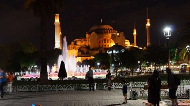 Tradisi Mahya, Hidupkan Istanbul Saat Ramadan