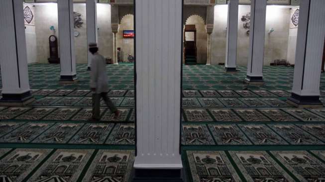 Masjid Luar Batang di Jalan Luar Batang 1, Penjaringan, Jakarta Utara, Senin (7/7). [suara.com/Adrian Mahakam]