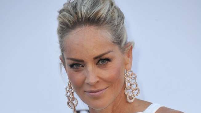 Sharon Stone Bikin Pusing Kepala Dua Sutradara Italia