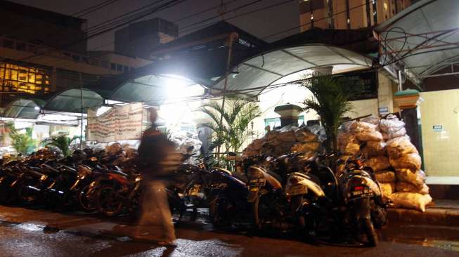 Masjid Bersejarah Nurul Abror yang didirikan sekitar tahun 1857 teletak di Jalan Mangga Dua Dalam, Jakarta, Sabtu (12/7). [suara.com/Adrian Mahakam]