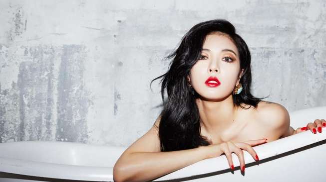 HyunA. (Twitter @cubeunited)