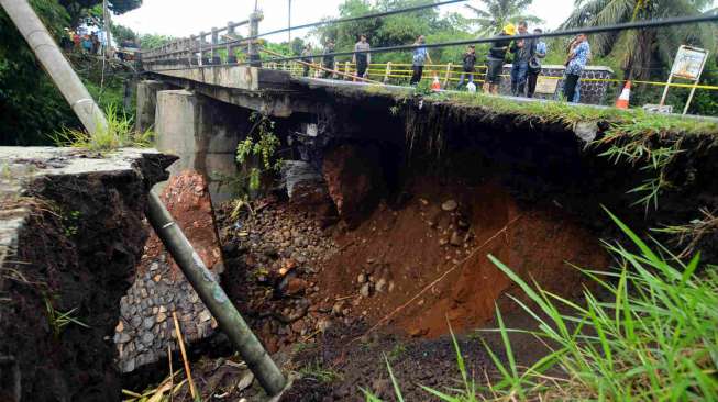 Kemen PU Kirim Tim Teknis Jembatan Cibaruyan