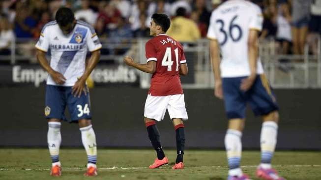 Pertandingan Los Angeles Galaxy dengan Manchester United di Piala Chevrolet di Rose Bowl, California, Kamis (23/7). [Reuters]