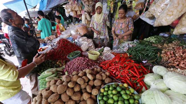 Tiga Menteri Blusukan ke Pasar Tengah Malam