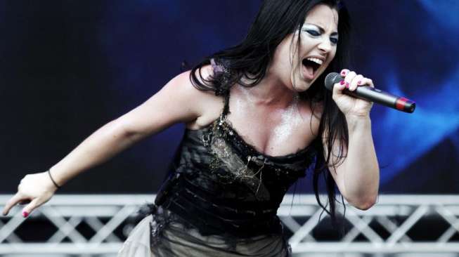 Amy Lee "Evanescence" Lahirkan Anak Pertama