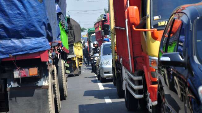 Jalan Bandung-Garut Macet Akibat Banjir Kahatex