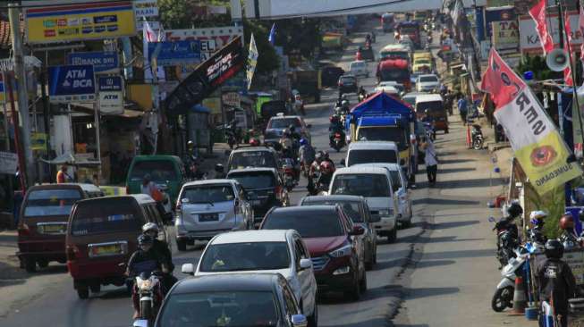 Arus Lalin Purworejo-Kebumen Tersendat