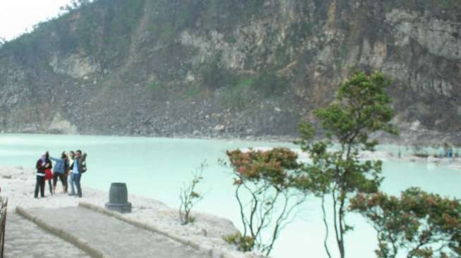 Sejumlah Pemudik Jalur Selatan Singgah di Kawah Kamojang