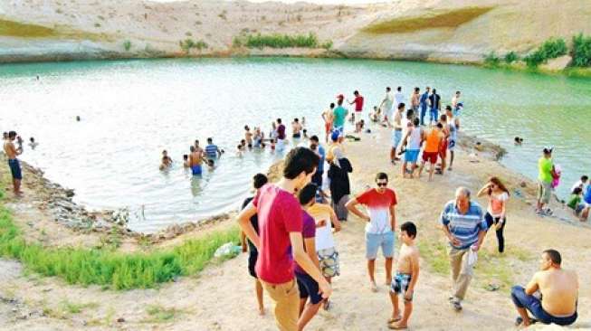 Danau Misterius di Tunisia Berubah Warna Jadi Hijau