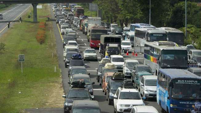 Arus Mudik, Jasa Marga Perbaiki Fasilitas di Pintu ol Palikanci