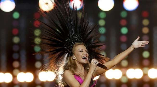 Kyle Minogue Mempesona di Penutupan Commonwealth Games