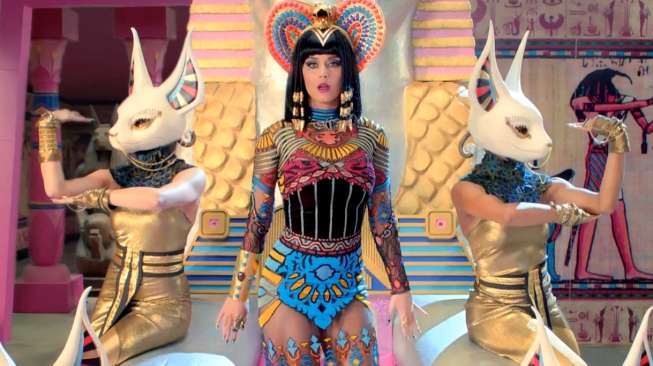 Katy Perry Nyatakan Berminat Masuk "Illuminati"