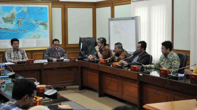 Kemitraan Partnership memberikan penghargaan atas prakarsa dan inovasi KPU RI dalam transparansi data pemilu di ruang sidang utama lantai 1 KPU pusat Jakarta, Selasa (5/8). [suara.com/Adrian Mahakam]