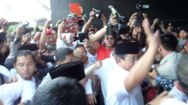 Massa Prabowo Turun ke Jalan, Medan Merdeka Barat Belum Ditutup